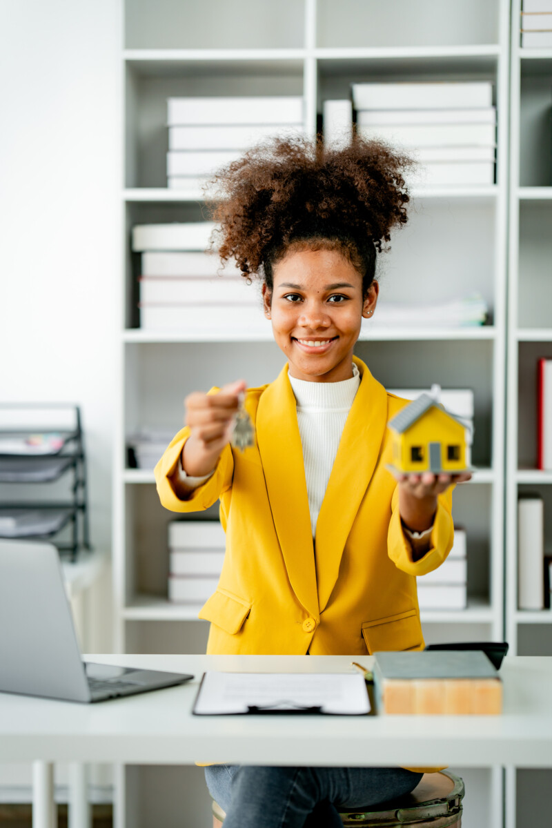 African american female real estate agent delivers 2025 03 05 21 29 06 utc